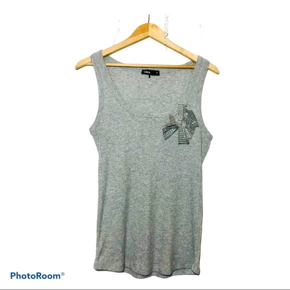 ✨FREE FOR BUNDLE SILVER TANK TOP - Picture 1 of 4